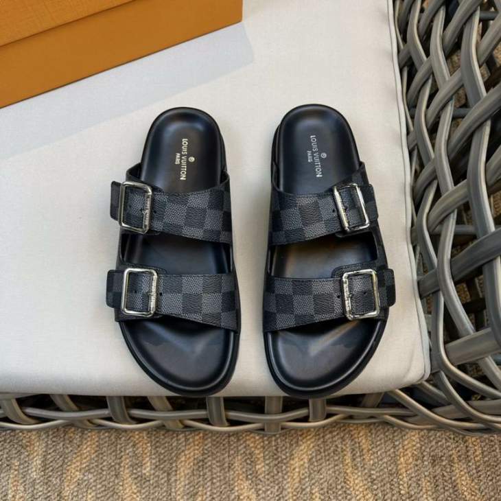 Picture of Louis Vuitton Slippers _SKULVsz38-45mnf01091451